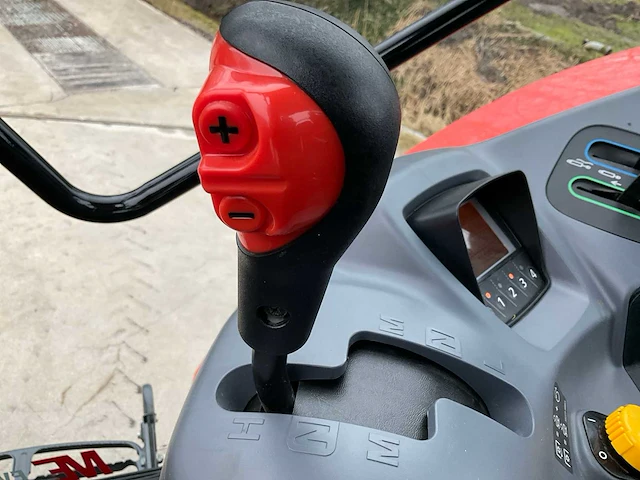 2024 kubota m6-141 utility vierwielaangedreven landbouwtractor - afbeelding 30 van  42