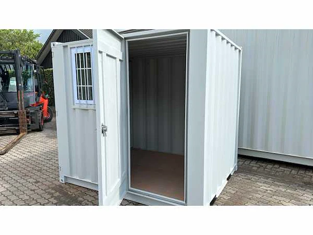 2024 lypu 8ft container met deur en raam - afbeelding 4 van  6