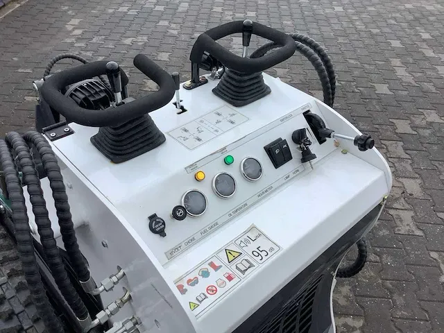 2024 me power rups skidster nieuw/ongebruikt - afbeelding 8 van  14