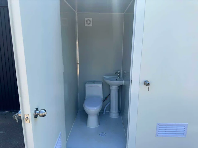 2024 mobiel dubbel 1170x2110x2300 sanitairunit / toiletunit - afbeelding 12 van  15