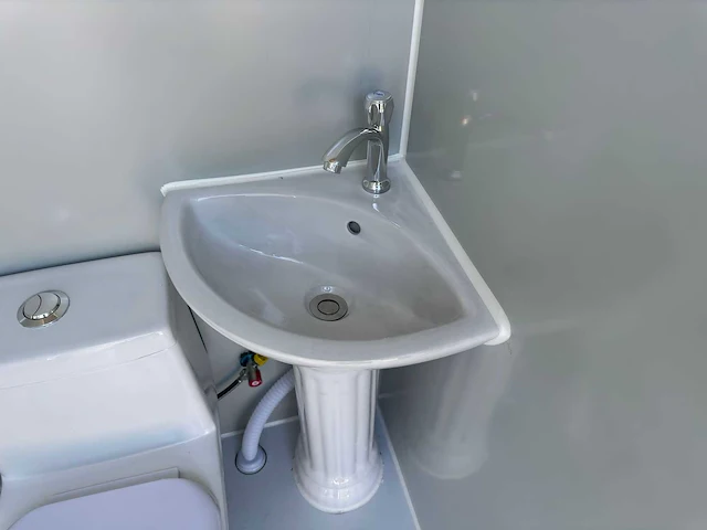 2024 mobiel dubbel 1170x2110x2300 sanitairunit / toiletunit - afbeelding 14 van  15