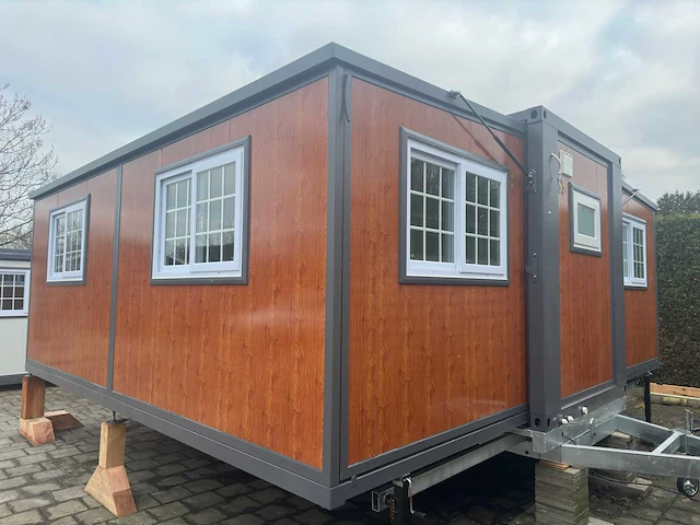 2024 mobiele woonunit / tiny house met twee slaapkamers en keuken hout motief 36m2 - afbeelding 45 van  64