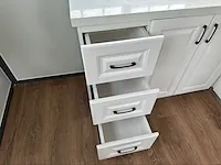 2024 mobiele woonunit / tiny house met twee slaapkamers en keuken op aanhanger - afbeelding 28 van  70