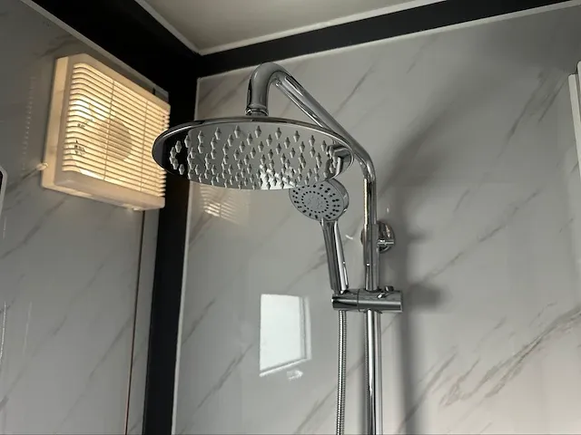 2024 mobiele woonunit / tiny house met twee slaapkamers en keuken op aanhanger - afbeelding 55 van  70
