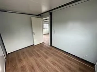 2024 mobiele woonunit / tiny house met twee slaapkamers en keuken steen motief antraciet - afbeelding 29 van  64