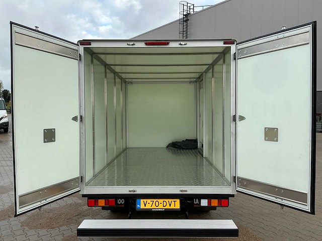 2024 nextem humpback bedrijfswagen - afbeelding 18 van  29