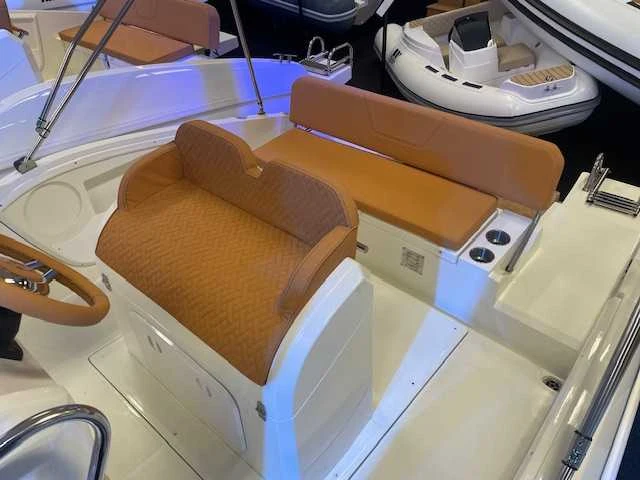 2024 prua alvento - jaguar 7.0 speedboot nieuw - afbeelding 14 van  24