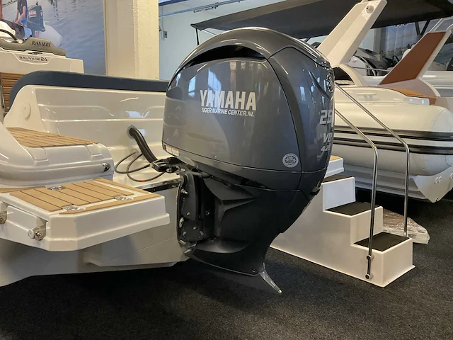 2024 ranieri sauvage 24 sportcruiser - afbeelding 21 van  30