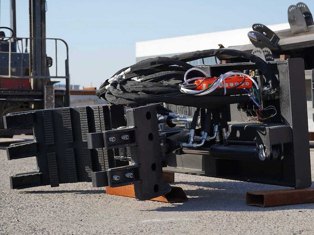 2024 rhino-cross grapple claw ten behoeve van schranklader - afbeelding 1 van  9