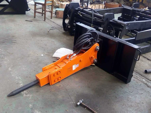 2024 rhino-cross hydraulic breaker sloop hamer ten behoeve van schranklader - afbeelding 1 van  6