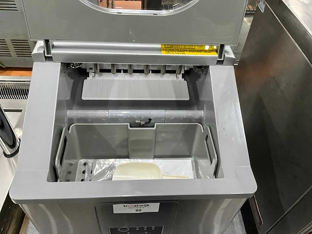 2024 saro eb 15 pro ijsblokjesmachine - afbeelding 2 van  5