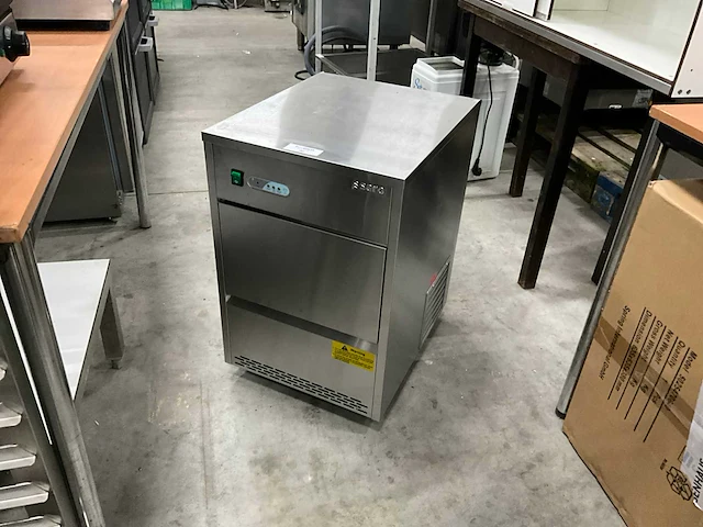 2024 saro eb26 ijsblokjesmachine - afbeelding 1 van  4