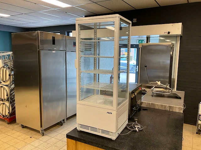 2024 saro sc 100 gebaksvitrine - afbeelding 1 van  9