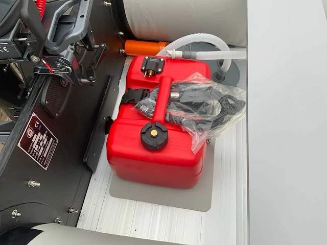 2024 solar marine 360 rubberboot - afbeelding 15 van  36