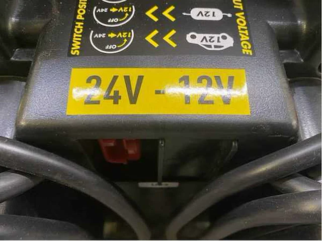 2024 stahltech 12/24v accu booster/startpack - afbeelding 6 van  9