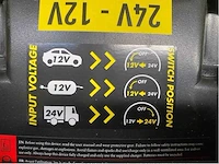 2024 stahltech 12/24v accu booster/startpack - afbeelding 8 van  9