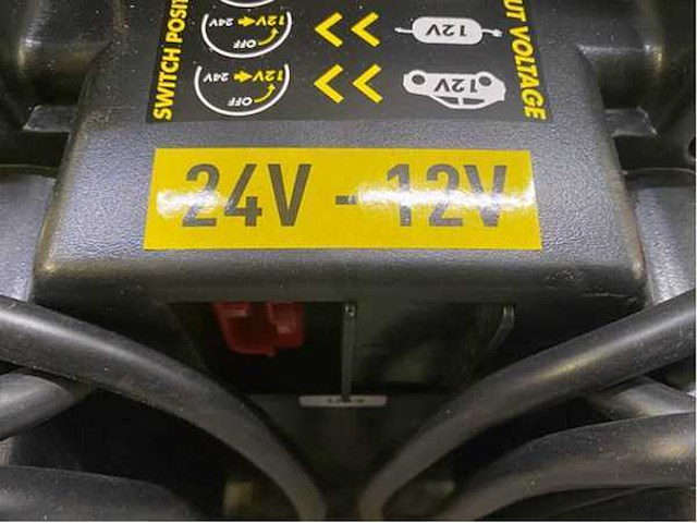2024 stahltech 12/24v accu booster/startpack - afbeelding 6 van  9