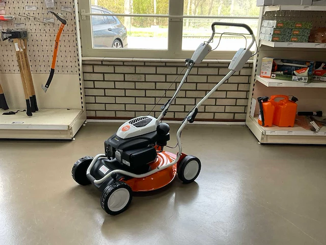 2024 stihl rm 2.0 rt mulchmaaier - afbeelding 1 van  6