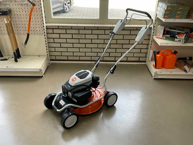 2024 stihl rm 2.0 rt mulchmaaier - afbeelding 2 van  6