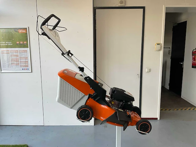2024 stihl rm 253 t grasmaaier - afbeelding 7 van  7