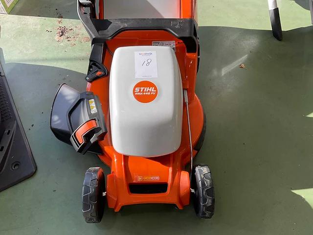2024 stihl rma 448 pv accu-grasmaaier - afbeelding 2 van  6