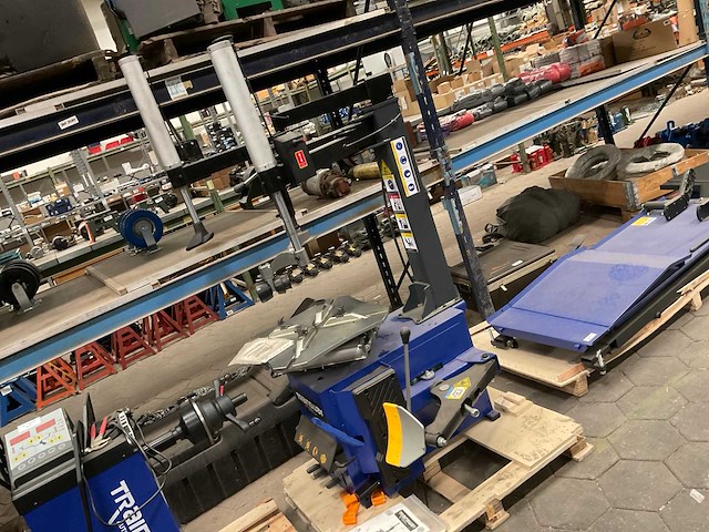 2024 trainsway zh626s banden de-en montageapparaat - afbeelding 1 van  7