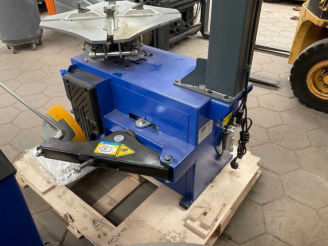 2024 trainsway zh626s banden de-en montageapparaat - afbeelding 6 van  7