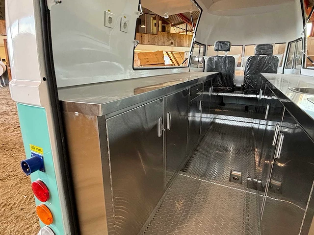 2024 tune pst-tn100 foodtruck - afbeelding 7 van  28