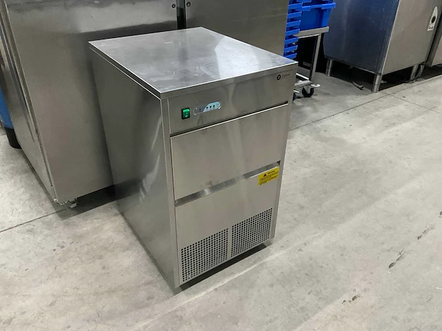 2024 zorro zeb50 eco ijsblokjesmachine - afbeelding 1 van  8