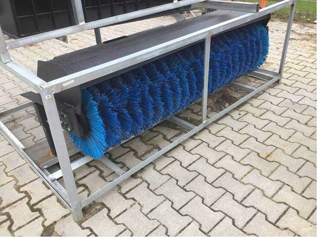 2025 - easy-going - 72 inch angel schrankbezem veegmachine - rolbezem voor schranklader / skidsteer - afbeelding 9 van  22