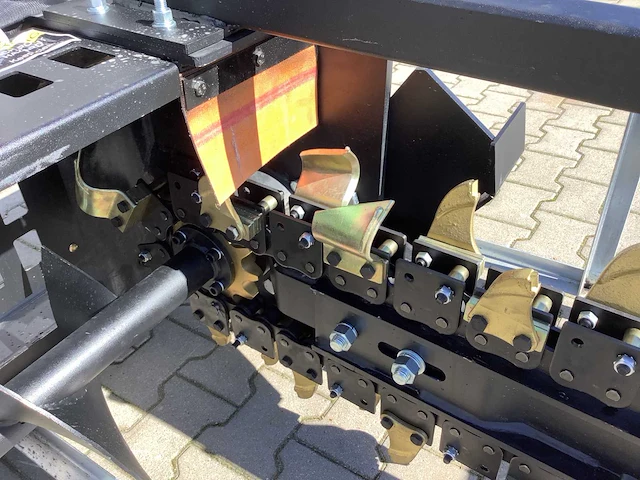 2025 - easy-going - trencher - kettinggraver voor schranklader / skidsteer - afbeelding 4 van  21