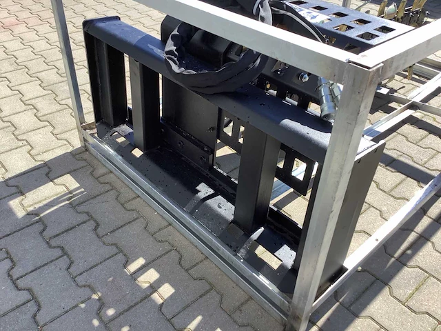 2025 - easy-going - trencher - kettinggraver voor schranklader / skidsteer - afbeelding 11 van  21