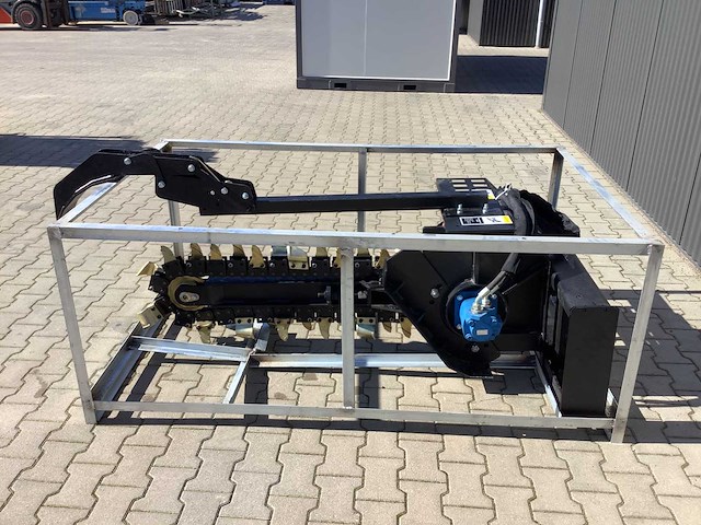 2025 - easy-going - trencher - kettinggraver voor schranklader / skidsteer - afbeelding 19 van  21