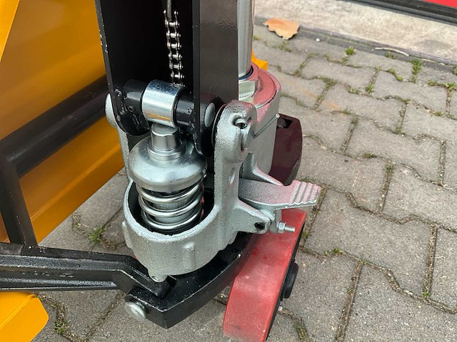 2025 - easy-going 3000 kg hand hydraulische palletwagen - afbeelding 13 van  14