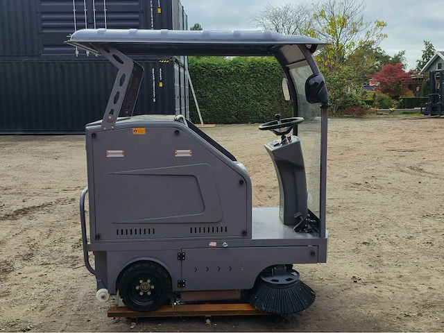 2025 - okg - dy-1400p - straatveegmachine - afbeelding 16 van  20