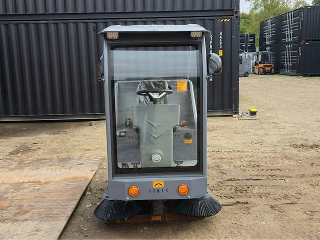 2025 - okg - dy-1400p - straatveegmachine - afbeelding 18 van  20