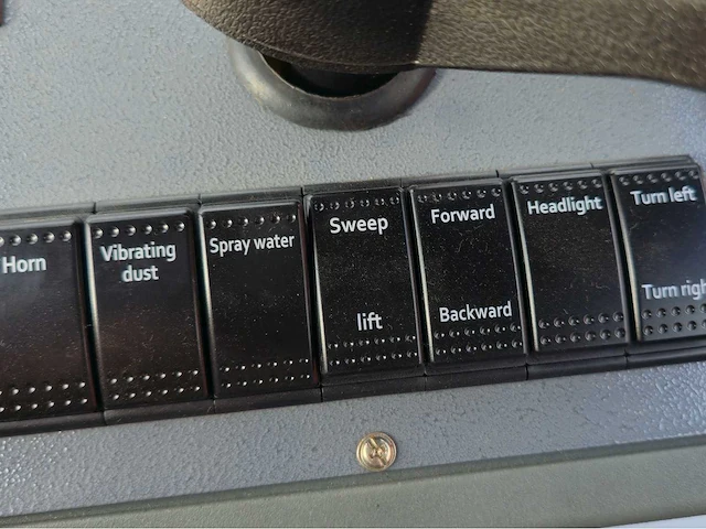 2025 - okg - dy-1400p - straatveegmachine - afbeelding 20 van  20