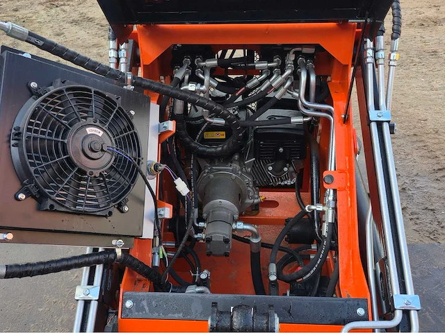 2025 - sdlool - 36c - oranje - shovel - afbeelding 7 van  18