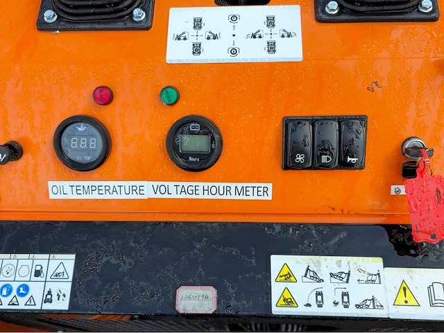 2025 - sdlool - 36c - oranje - shovel - afbeelding 11 van  18