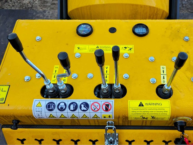 2025 - sdlool - jbc400 - betonmolen - afbeelding 3 van  18