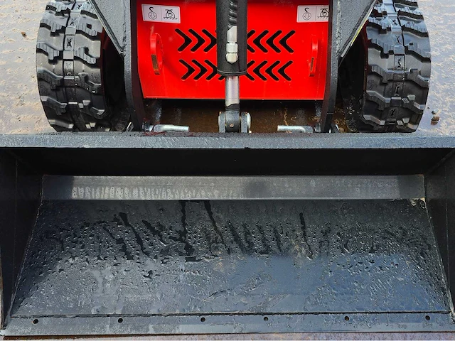 2025 - sdlool - sl380 - rood - shovel - afbeelding 2 van  19