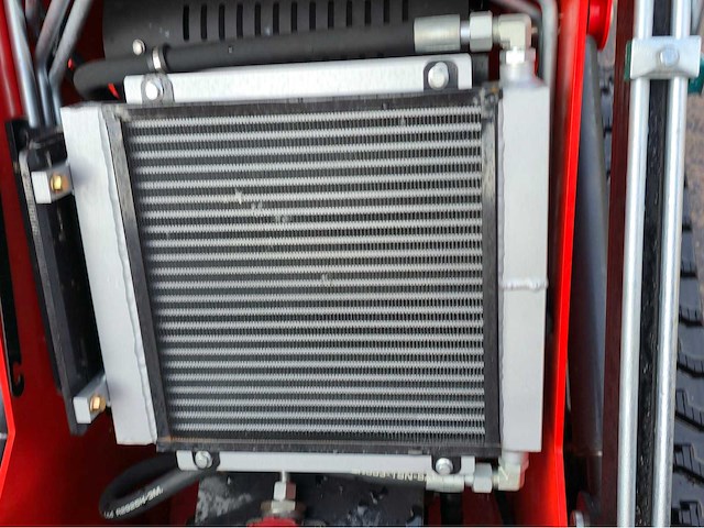 2025 - sdlool - sl380 - rood - shovel - afbeelding 14 van  19