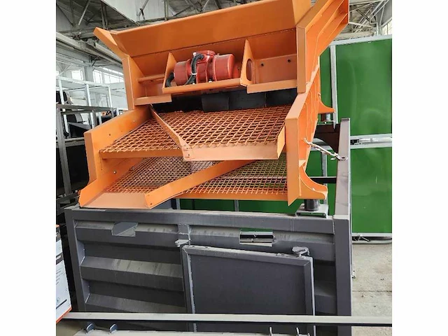 2025 - zeefmachine/ sorteerinstallatie - afbeelding 1 van  3