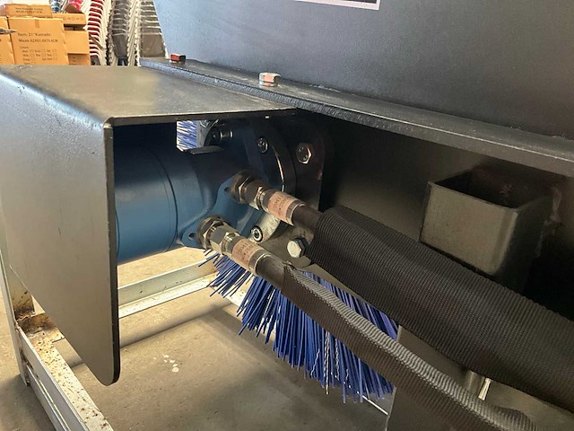 2025 72 inch bezem/ veegmachine voor schranklader - afbeelding 6 van  8