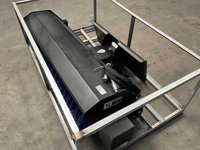 2025 72 inch bezem/ veegmachine voor schranklader - afbeelding 7 van  8