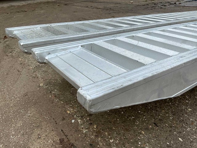 2025 aluminium oprijplaat (2x) - afbeelding 3 van  5
