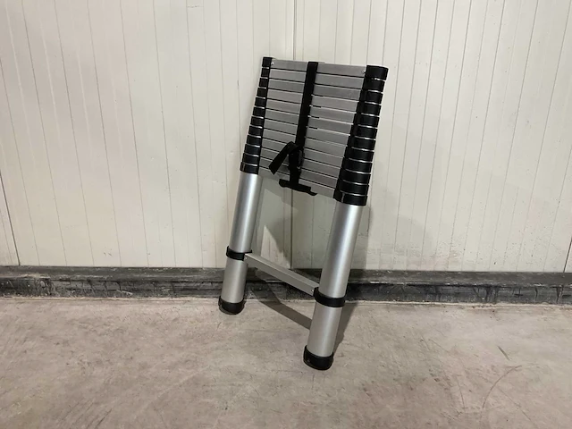 2025 bovak aluminium telescoopladder up380n - afbeelding 14 van  39