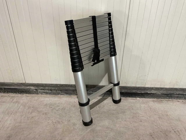 2025 bovak aluminium telescoopladder up380n - afbeelding 16 van  39