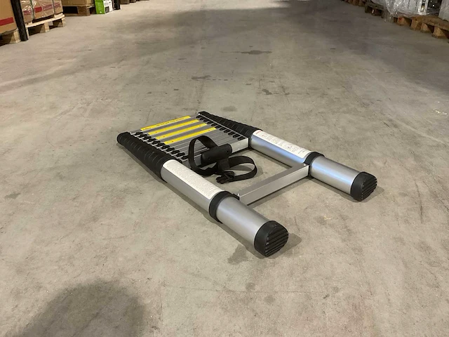 2025 bovak aluminium telescoopladder up380n - afbeelding 23 van  39