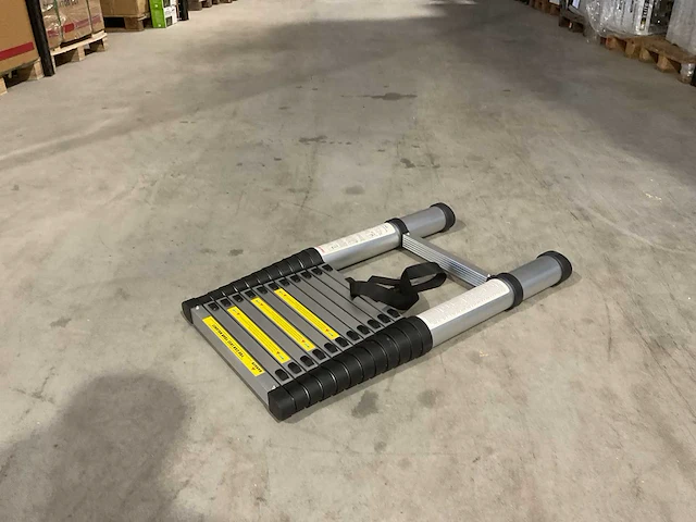 2025 bovak aluminium telescoopladder up380n - afbeelding 35 van  39
